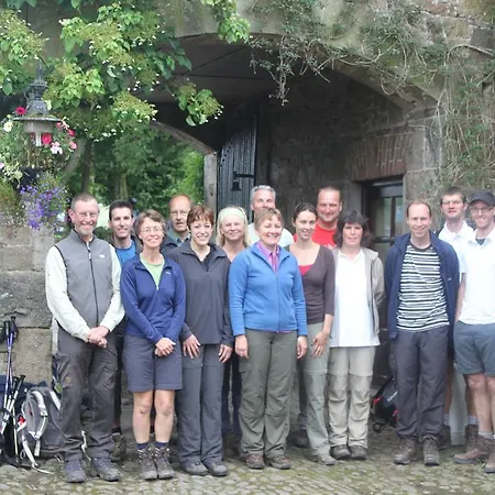 לינה וארוחת בוקר Ballinacourty House 3*