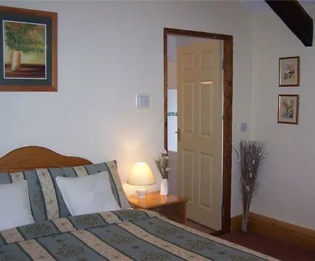 Ballinacourty House Alojamento de Acomodação e Pequeno-almoço 3*