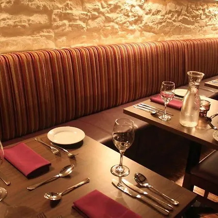 Ballinacourty House Bed & Breakfast 3*