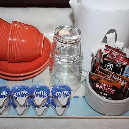 Bed & Breakfast Ballinacourty House